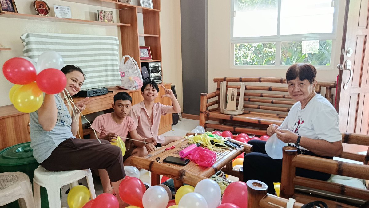 AMA_NAGA_SSC's tweet photo. Small acts, big impact! 

Proud to have the SSC join in volunteering once again for a feeding program last April 23, 2026 at a private residence in Barangay Pawili, Pili, Camarines Sur.  

#FeedingProgram https://t.co/cVSjJUaDXY