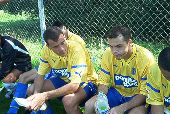 ildelima6's tweet photo. Hoy, el mundo es un lugar peor 😔 Me parece ayer cuando llegué a la Unión Deportiva y rápidamente me hiciste pasar de ‘godo’ a ser un canario más o cuando, después me meter un golazo en un entreno en el Insular gritaste, ‘Dios dame suerte que calidad me sobra’ *️⃣ https://t.co/AaF0QtPrwr