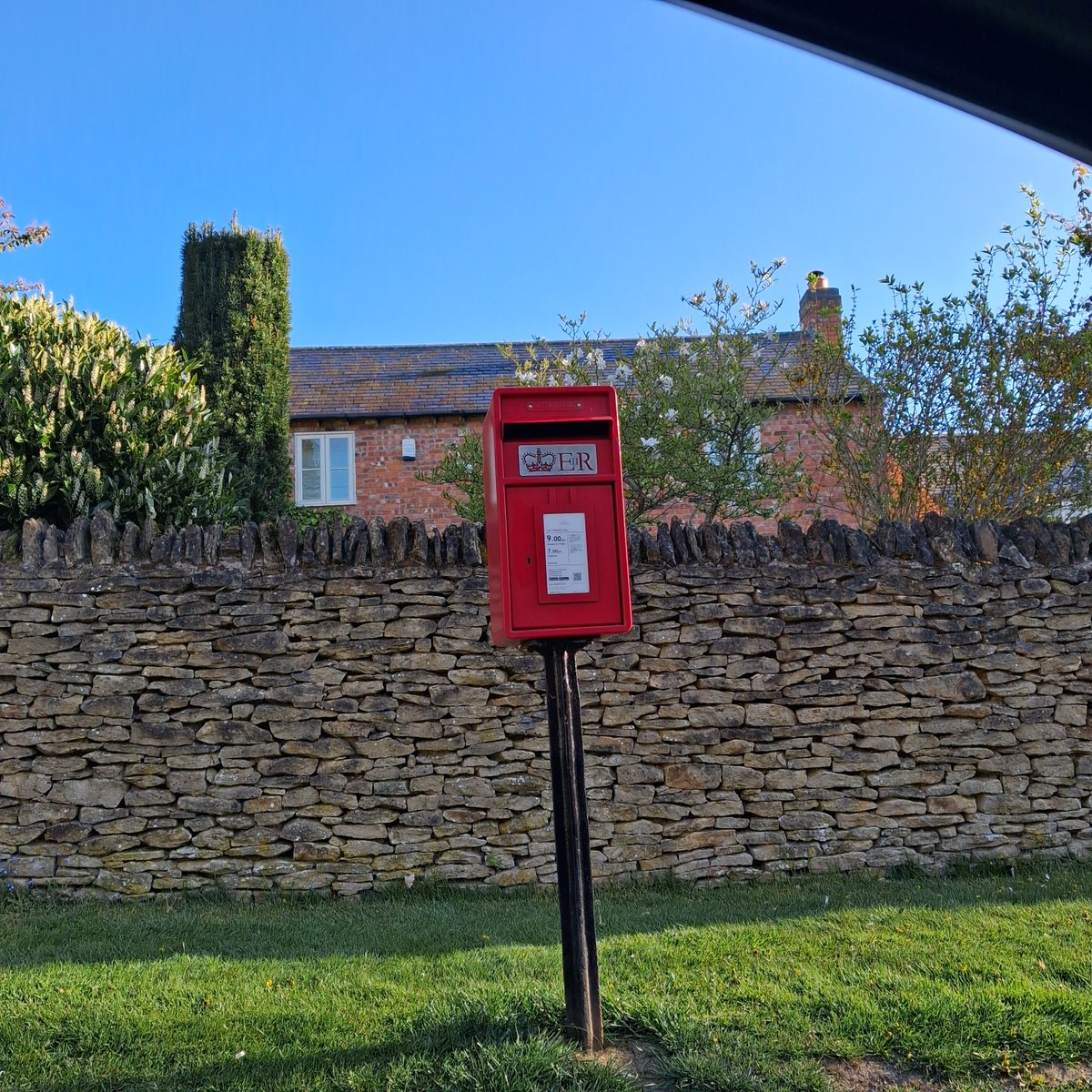 MelJD46's tweet photo. #postboxsaturday this weekend comes from #Pickwell, nr. #MeltonMowbray https://t.co/1tZOUDUec5