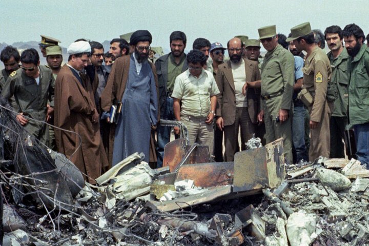 حتی خیال فتح این کشور، جنون‌بافیست
آری برایت گرد و خاکی از طبس کافیست!! 
#معجزه_طبس