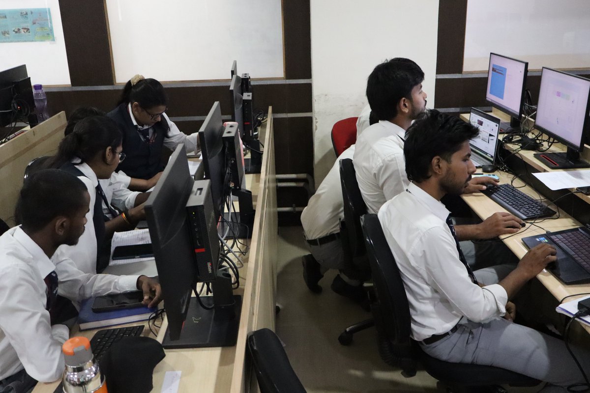 smsvaranasi's tweet image. The excitement is high at School of Management Sciences, Varanasi as Tech Marathon 12 – A 24 Hours Techno Brain Race is in full swing! 

#TechMarathon12 #Participants #SMSVaranasi #LiveWire #Innovation #CodingChallenge