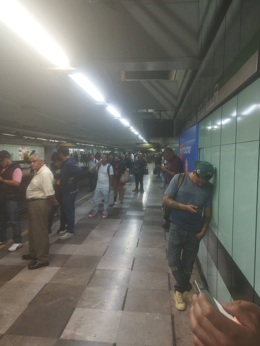 <a href="/MetroCDMX/">MetroCDMX</a> Mira tus buenas noches hay un bien de gente que sigue esperando en Garibaldi para llegar a descansar y tú con tu concluimos el servicio <a href="/MetroCDMX/">MetroCDMX</a>
