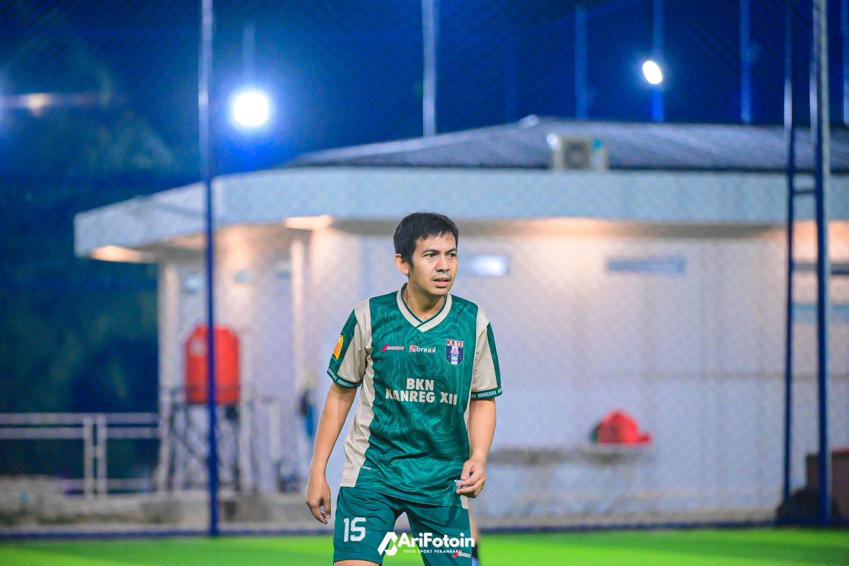 dipoaga_'s tweet photo. Merumput https://t.co/d9rzwCW7Id