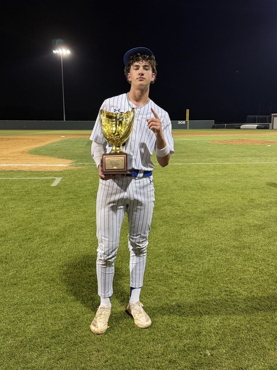 Easton Moore tweet media