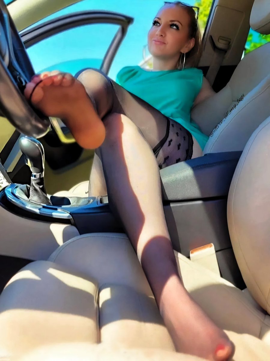 staring at my legs tweet media