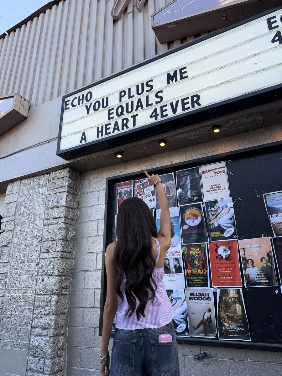 Hardest secret to keep!!! When <a href="/LiviesHQ/">olivia’s livies 🩷</a> says it’s CONFIDENTIAL 🤐 we take it to the grave!! TYSM for this night <a href="/oliviarodrigo/">Olivia Rodrigo</a>!!!! Best barricade show ever to be at!!!  #dropdead