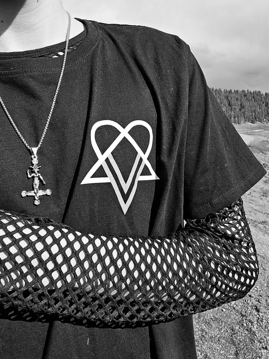 GrimVarler's tweet photo. V V HIM Heartagram Shirt #Heartagram https://t.co/ZN1LsIwbOK