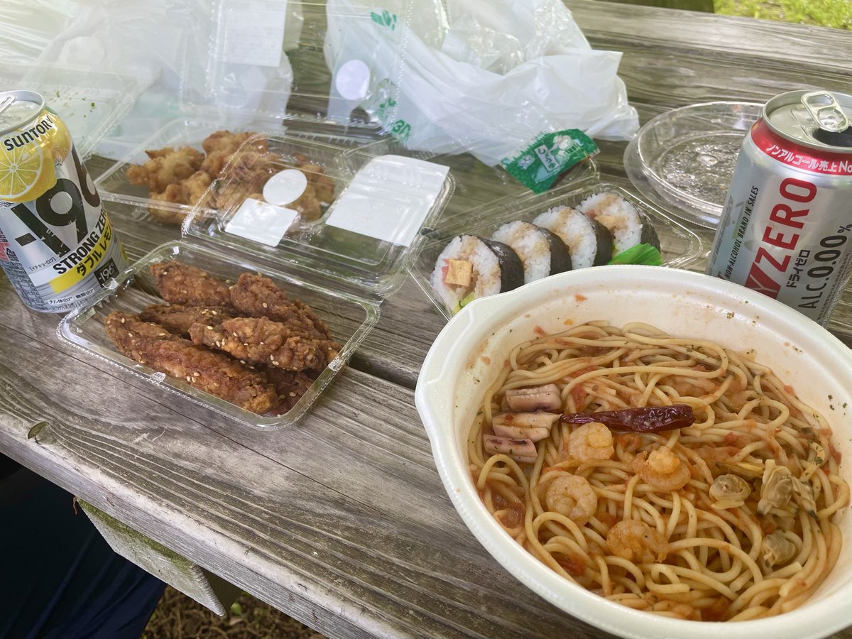 公園飲酒🍻
私は運転だからもちろんノンアル🍻