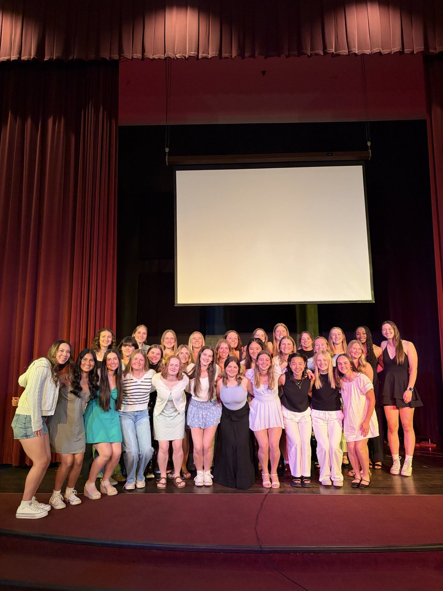 StOlafSoftball's tweet photo. Class of 2026 🫶🏼 Rox, Elle, Abby, Madyn, and Belle- we love you so much and had the greatest time honoring you 5! 

Authentic leaders, incredible role models, the most genuine humans. So easy celebrating you and the impact you’ve made on Ole Softball! https://t.co/e41qjrBlFl