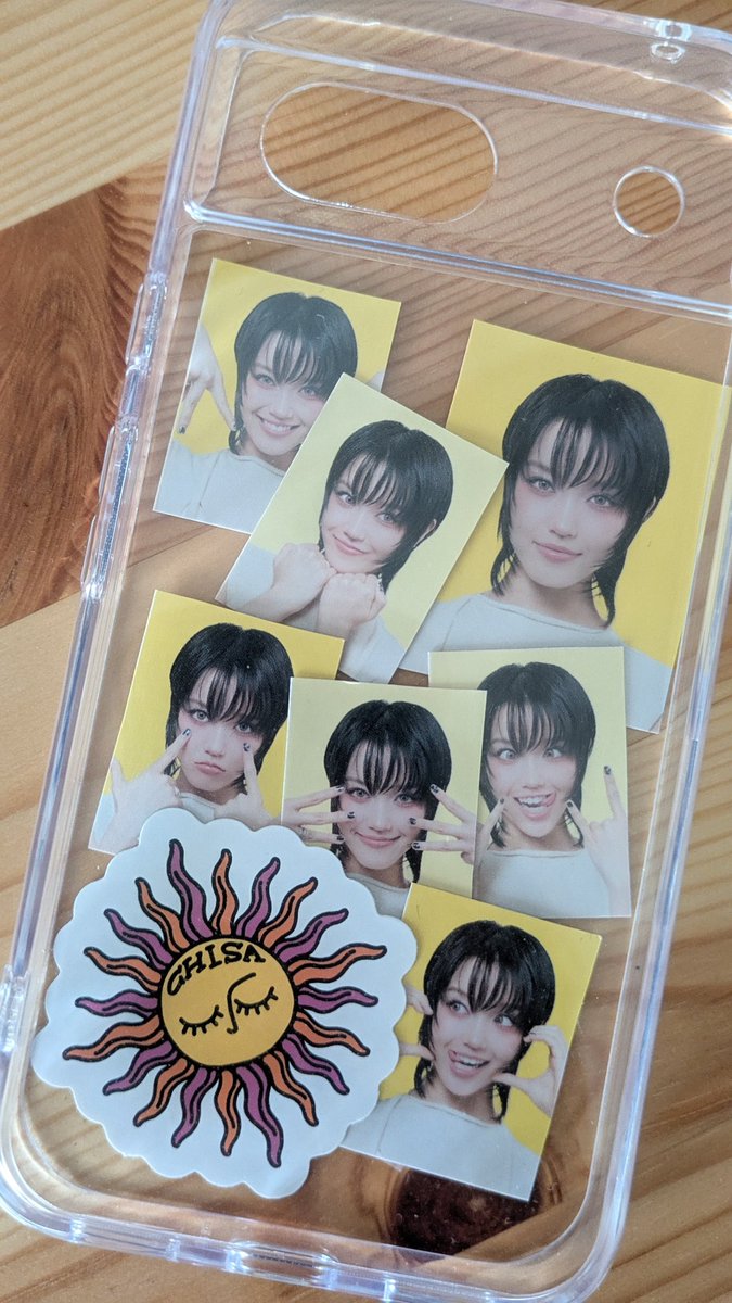 uniarkch's tweet photo. たくさん集まったので安心してスマホケース作れるくらいちーちゃんの証明写真あつまりました😭ありがとうございます😭 https://t.co/bp9b1hWP2R