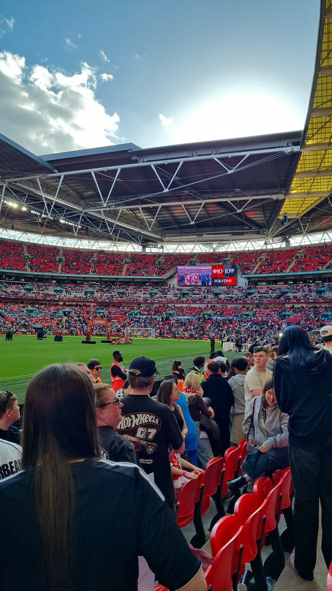 ally_piep's tweet photo. take me back https://t.co/lc3VuTenly