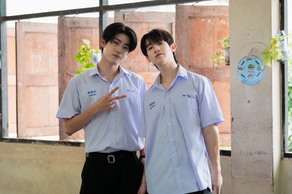 AMPG2ForeverU's tweet photo. คณิณ กฤติน ชื่อนี้มีแต่ความเหมาะสม โก๋2 โลกเอียงหาโก๋1 เว่อ ม่อนหล่อจังอะโปรน่ารัก ความสดใสบนโลกใบนี้ บทรอคน 🍊🌳✅💙💚
"มึงไม่ต้องมาเถียงไอ้สิ่งที่มึงทำให้โก๋สองแต่ละอย่างน่ะ มันพิเศษกว่าเพื่อนคนอื่น มึงยอมรับมาเหอะ"
#WhenOrangesFallQ17
#Almondbabybigboy
#ProgressPassawish
#AlmondProgress