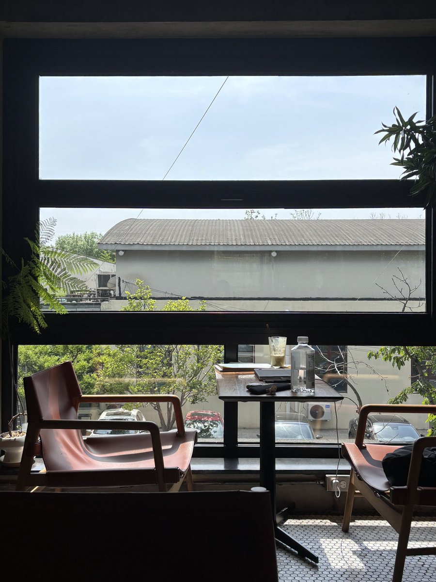 Vesper_61's tweet photo. 北京，漫咖啡（四得公园）
环境很不错的咖啡店。 https://t.co/o1uOX5NNIK