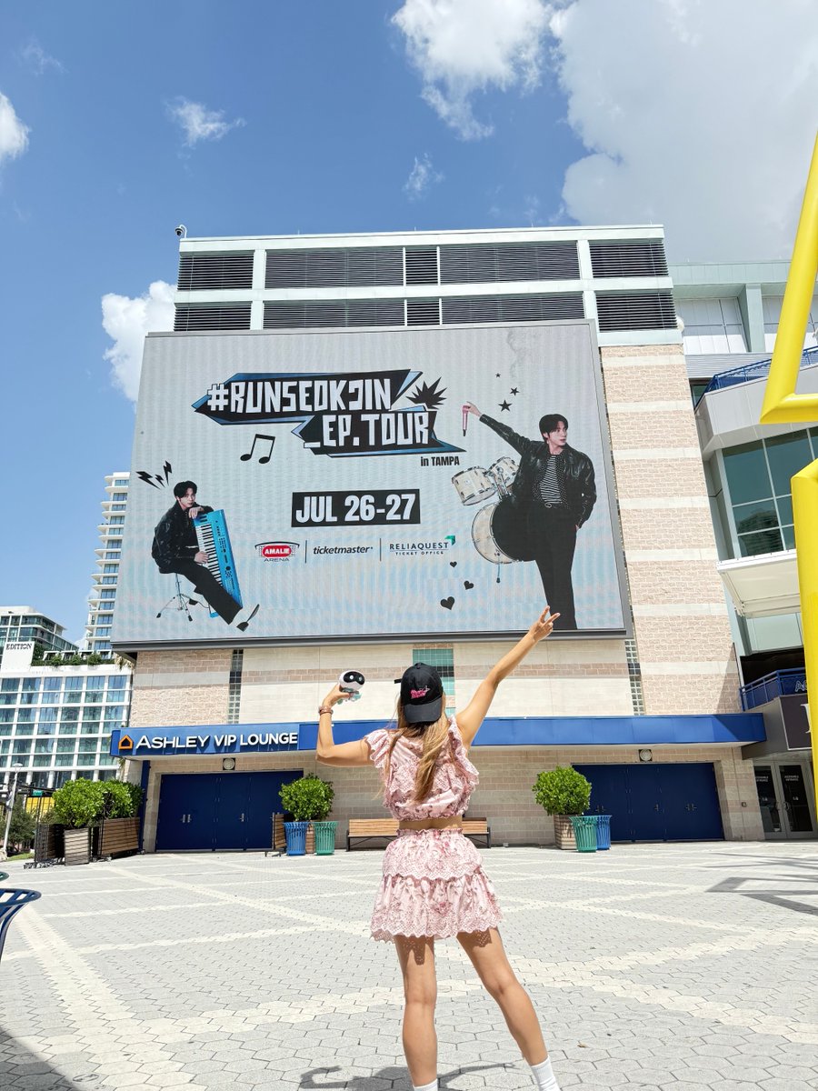 Michelle RunSeokjin EP Tour 미국 올콘+앙콘 올콘 완료 tweet media