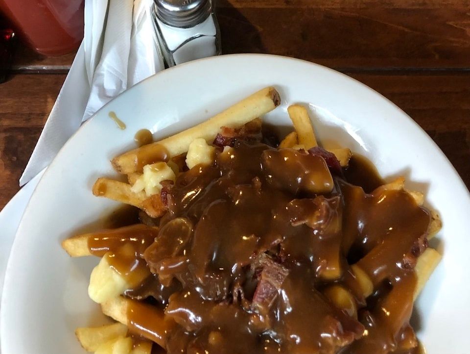 HHLifestyleTrav's tweet image. It’s not all poutine and Tim Horton’s, y’know. Here are some of the highlights of our foodie travels in Canada. 

hannahhendersontravel.com/foodie-travels… 

#Canada #Foodie
