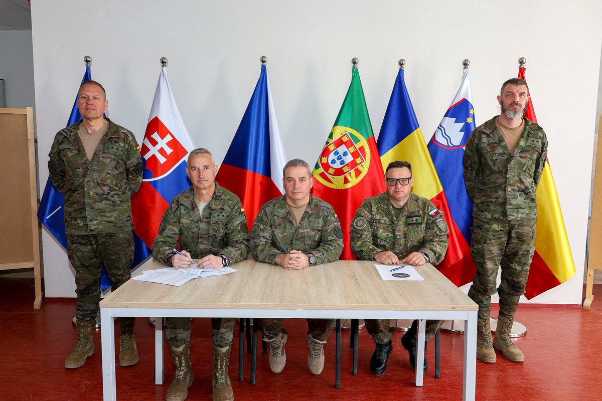 NATOTFSlovakia's tweet image. 🛡️ CERTEX I-26 confirmed the MN Battlegroup’s readiness to deploy, handle complex scenarios, and operate as one force.
MN BDE TF SVK is fully mission capable and ready to support NATO’s eastern flank.
🇸🇰🇨🇿🇵🇹🇷🇴🇸🇮🇪🇸
#NATO #StrongerTogether