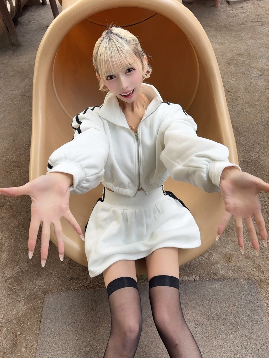 月神れなち(スーパーオーバー) tweet media