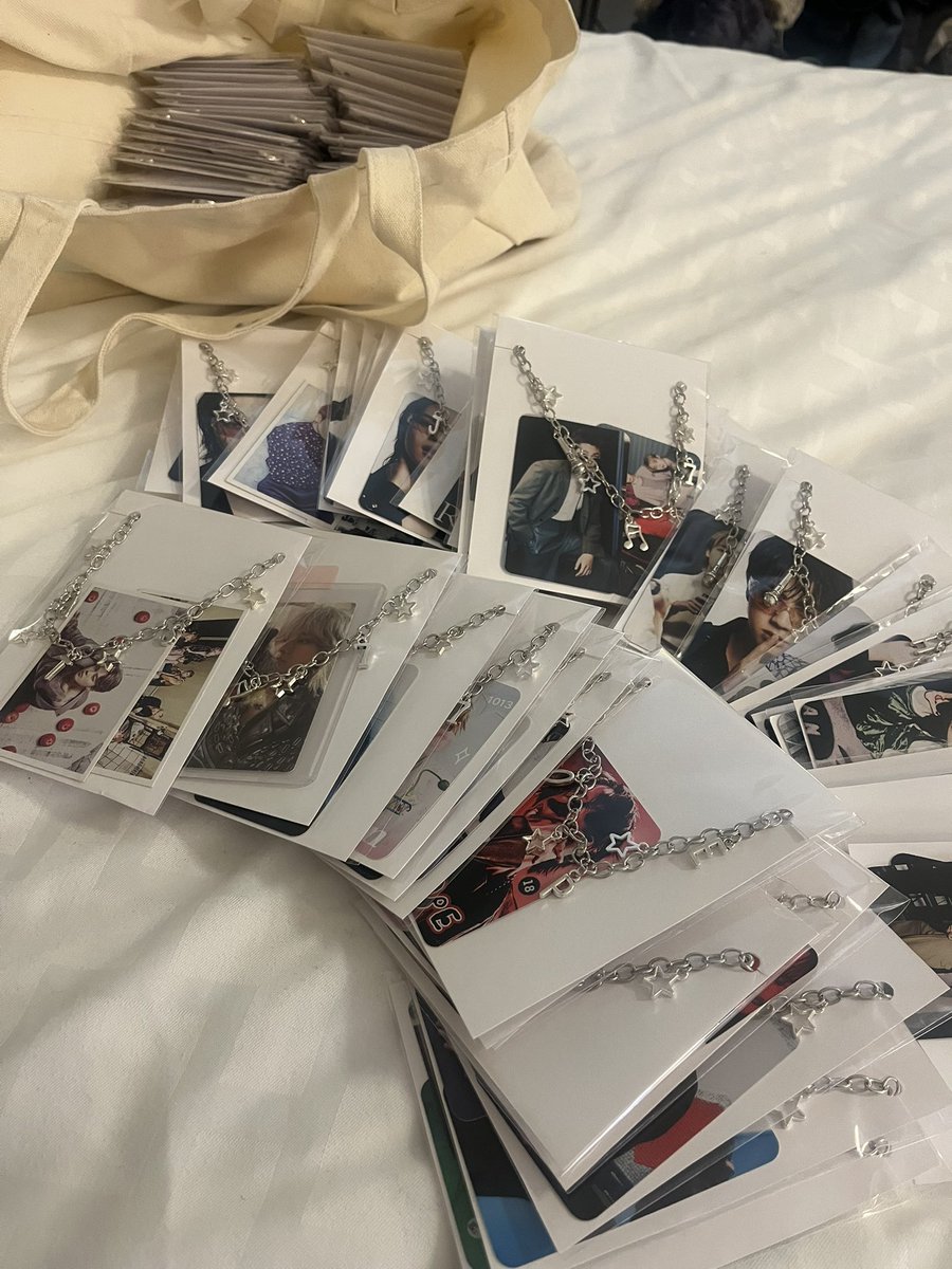 CaptainCrunxh's tweet photo. Finished my charm bracelet freebies for BTS in Tampa so excited for D1 😝 mixed in official album pcs too 🫣 I’ll be out there for D2 also! #BTS_ARİRANG #BTS #ARMY https://t.co/EXS5ty3wxb