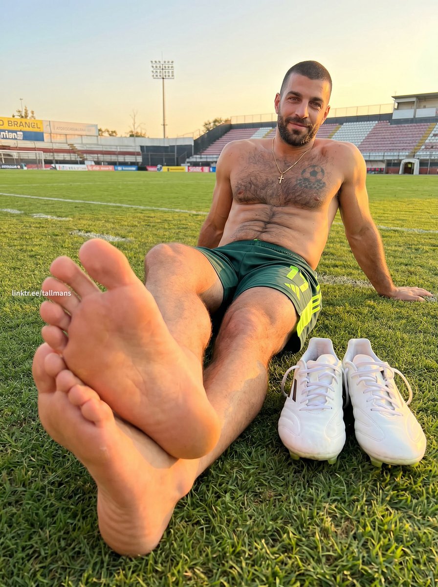 TALL MAN'S FEET tweet media