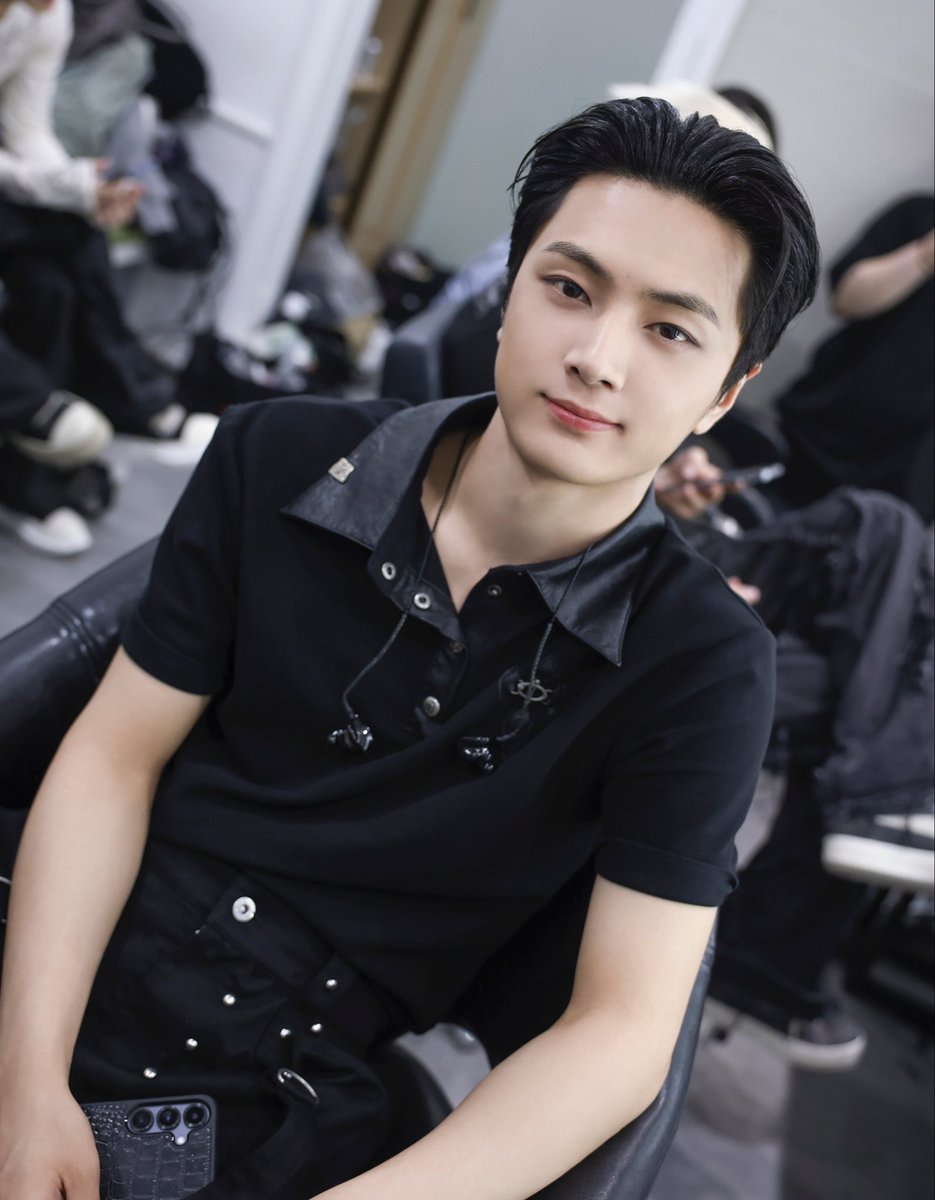 Jay’s first-ever self-produced track, ENHYPEN’s “HELIUM” from DESIRE : UNLEASH, has officially surpassed 40 MILLION streams on Spotify 🎶

#HELIUM_40MStreams #ENHYPEN_JAY 
#ProducerJAY #EN_Helium 
<a href="/ENHYPEN_members/">ENHYPEN</a>  <a href="/ENHYPEN/">ENHYPEN OFFICIAL</a>