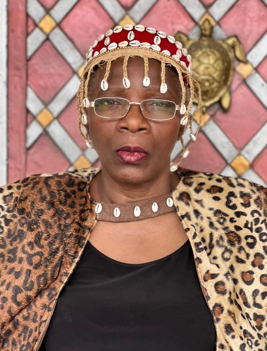 tokwauluaena2's tweet image. #RDC Pourquoi si vous êtes pauvres chercher à faire une grand mariage pour vous endetter? 
Pourquoi ne pas commencez un foyer avec un logement (garantie locative &amp;amp; mobilier)
Si les gens veulent cotiser,vous payer les cours de conduite pour vous deux et un véhicule d’occasion?