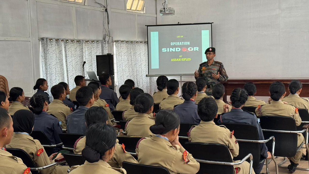Spearcorps's tweet image. 𝗪𝗶𝘀𝗱𝗼𝗺 𝗳𝗿𝗼𝗺 𝗩𝗮𝗹𝗼𝘂𝗿

#AssamRifles under #SpearCorps marked the First Anniversary of #OperationSindoor by conducting various lectures at Government Higher Secondary School, Tuensang, Kohima Science College, #Nagaland and in Tengnoupal, #Manipur, spreading awareness