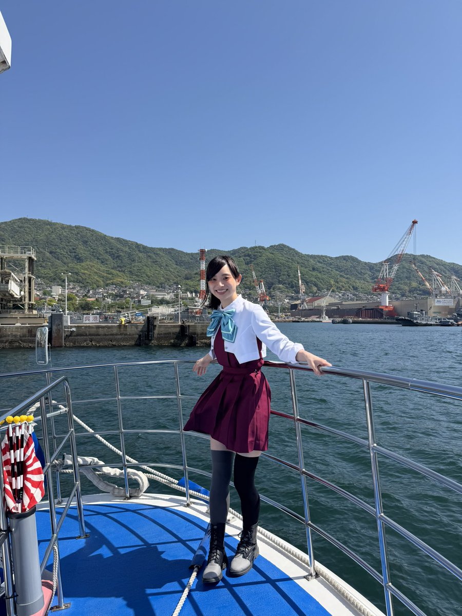 aoi_uint's tweet photo. 提督！！
呉からまたまた任務報告だ！

『呉湾艦船めぐり』に行ってきたぜっ！
やっぱり海はいいなっ！

潜水艦も護衛艦も
かっこよかったなぁ〜😎

 #艦これ
 #C2機関 https://t.co/imdsTwdsj0