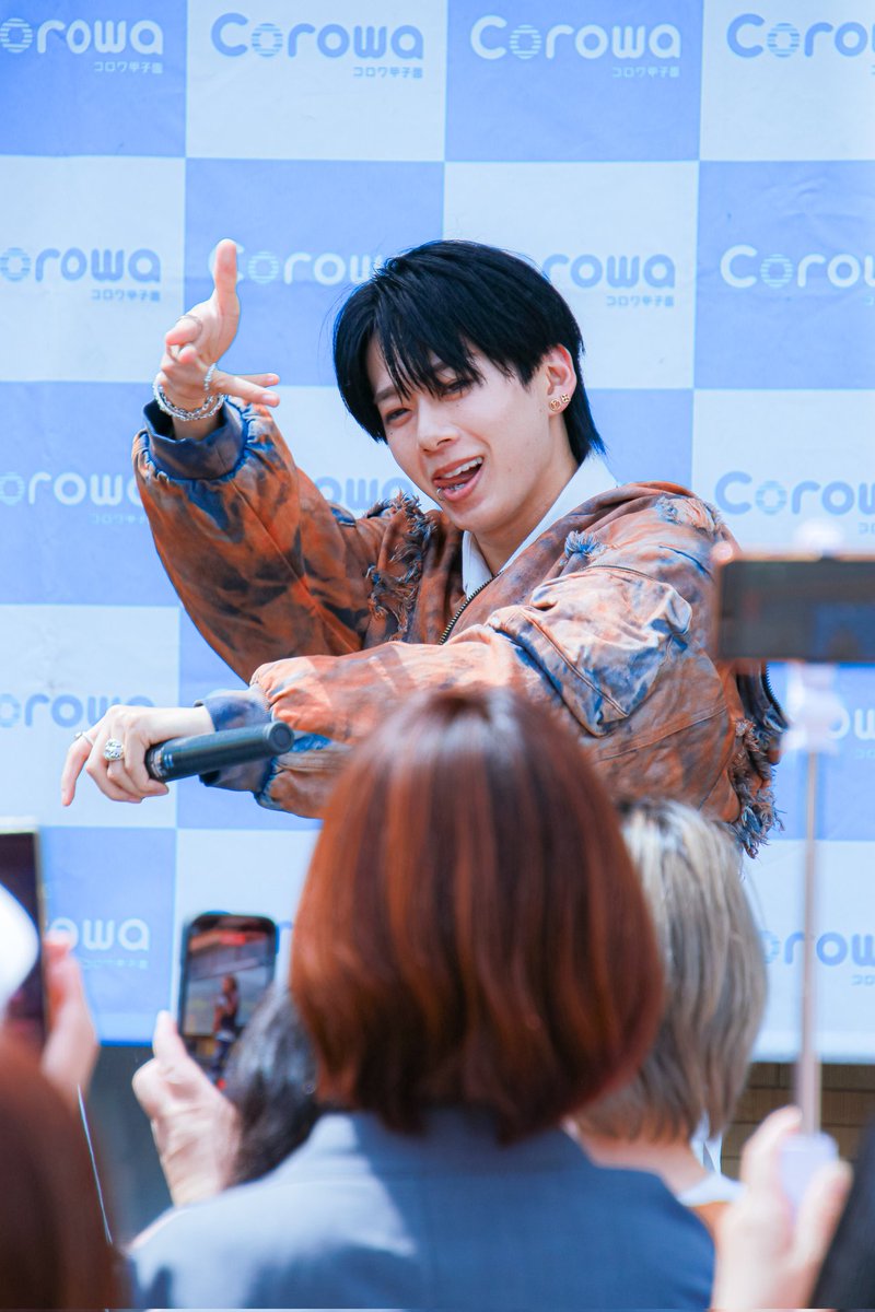 みおち tweet media