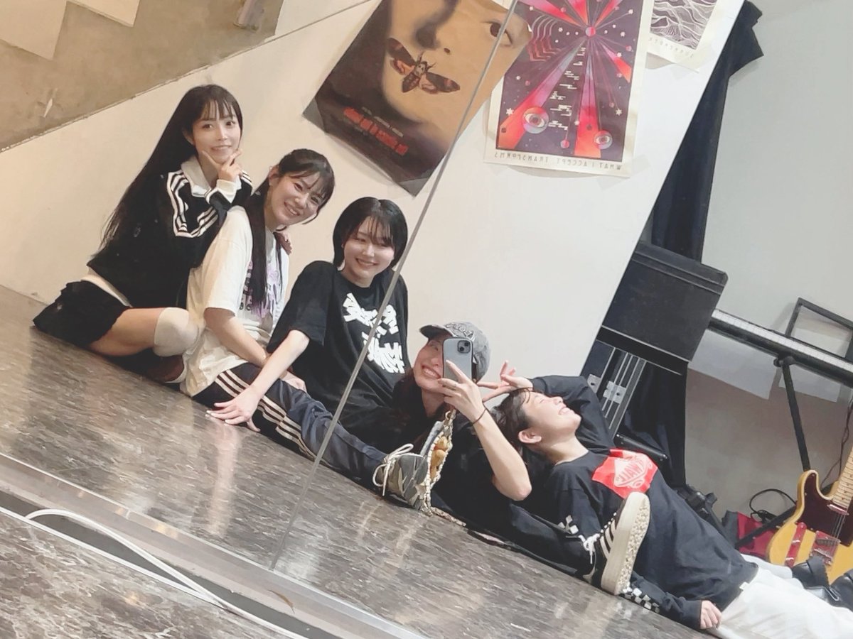 reina_kotoishi's tweet photo. #終演後物販卍

1.2枚目2018年5月
3.4枚目2026年4月 https://t.co/gtzRpGjpt3