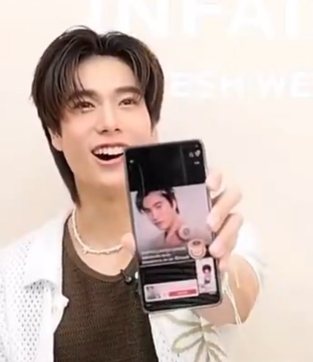 สลับกันไปแบรนด์ที่อีกคนมีตำแหน่ง แล้วเมื่อไหร่จะมีลูกค้าจ้างให้มามีตำแหน่งด้วยกันน้อ เด็กแฝดของจั้นน่ารักที่สุดเลย y y ♡