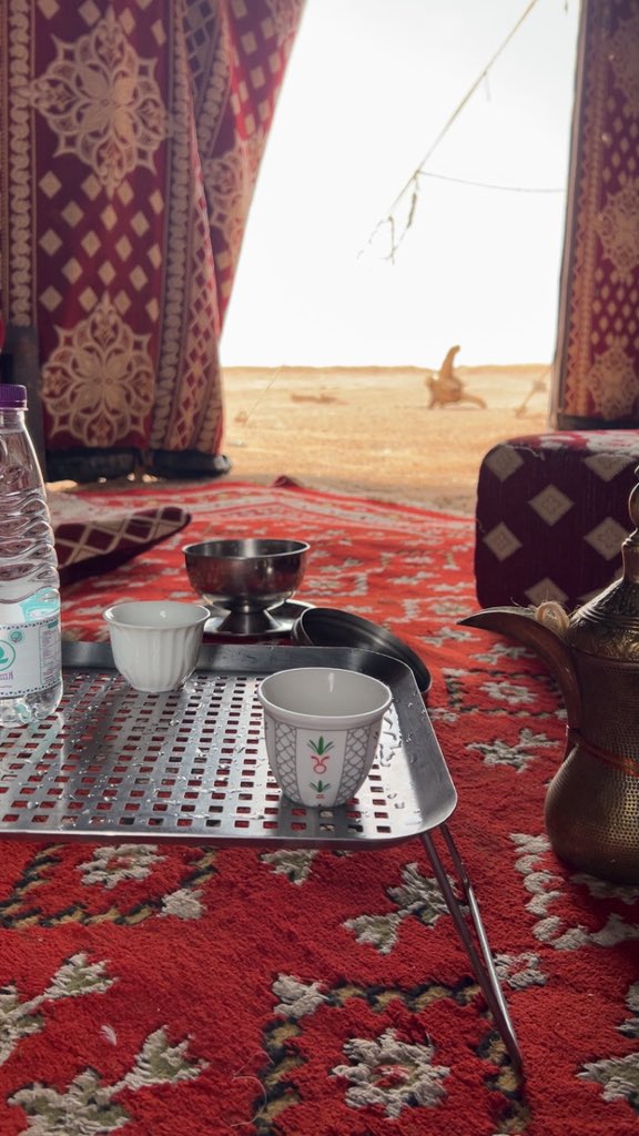 l___F97's tweet photo. من مسرات الحياة، مطر وَ قهوة . https://t.co/H99gSw4Cb7