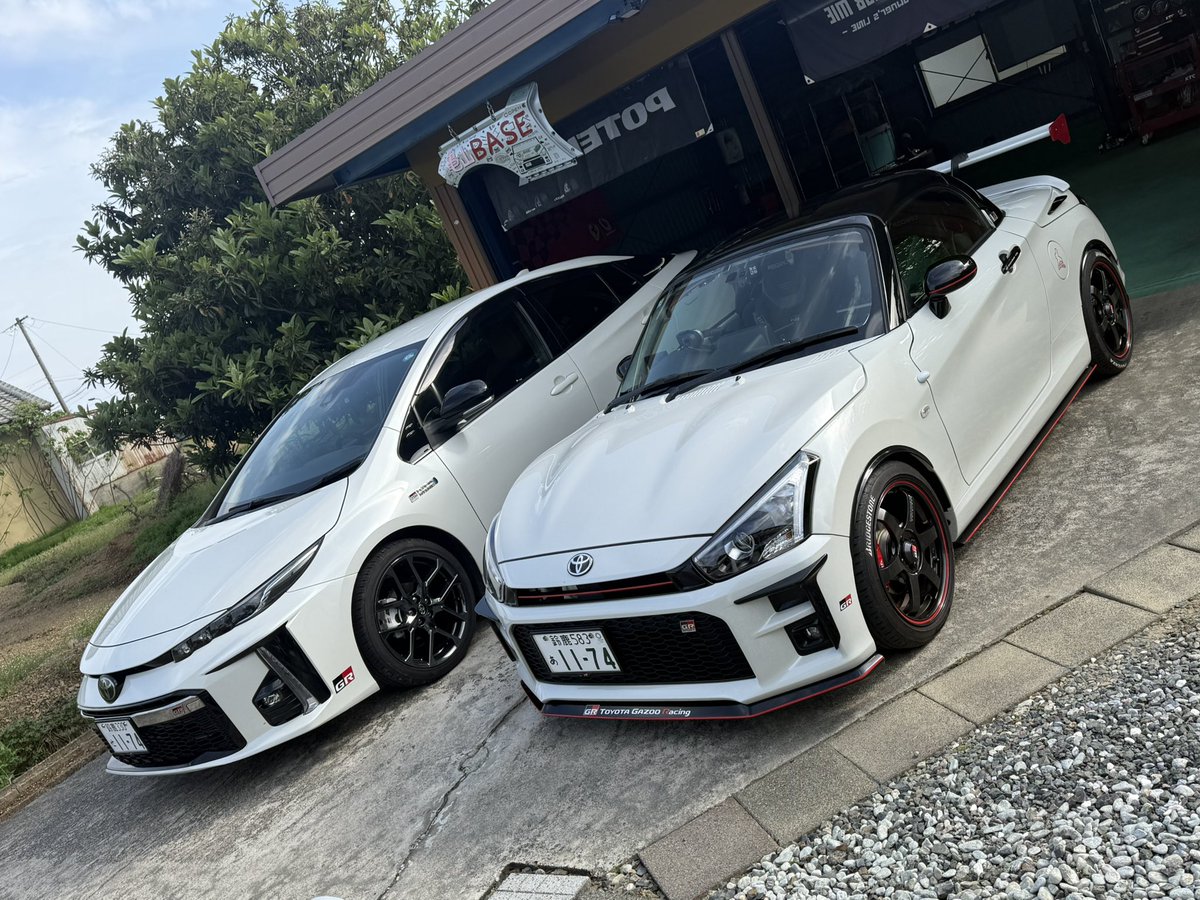 hiroatsu1174's tweet photo. やっと、この2台を並べた写真が取れたわ😆 https://t.co/VvBvZQXtT5
