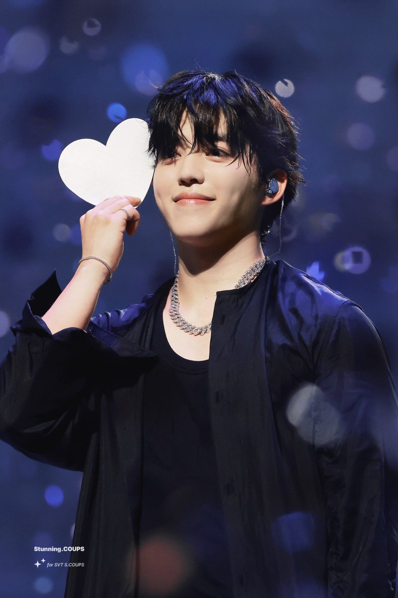 Stunning.COUPS tweet media