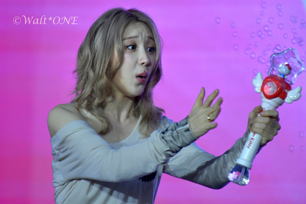 WaltxONE's tweet image. 🪽이채연 Shanghai FM 260418

#이채연 #LEECHAEYEON
#IZONE #아이즈원 #アイズワン