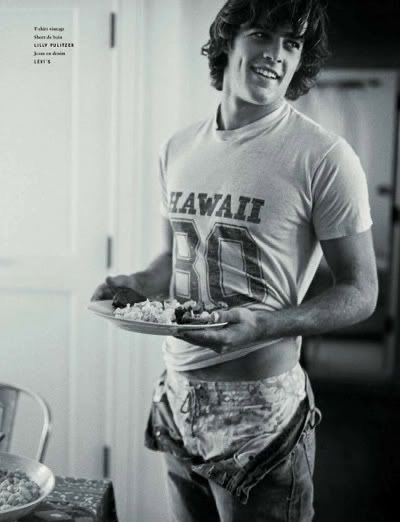 Hol's Locker tweet media