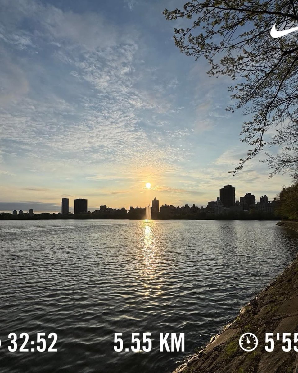tomoyamada's tweet image. Saturday morning run
actions, feelings,, thoughts, and words matter in order 
therefore… just go go go! 

#run #running #jogging #newyork #sunrise