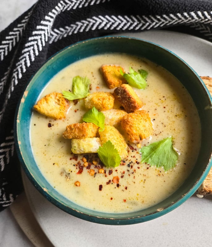 happyveg1986's tweet image. There's still a chill in the air, so cozy up to a bowl yah?

Meatball, Spinach &amp;amp; Rice Soup
thehappyveg.ca/recipes/meatba…
Brothy Tater Soup
thehappyveg.ca/recipes/brothy…
Cream of Celery Soup
thehappyveg.ca/recipes/cream-…
Spicy Turmeric Lentil Soup
thehappyveg.ca/recipes/spicy-…

#vegetarian #soup