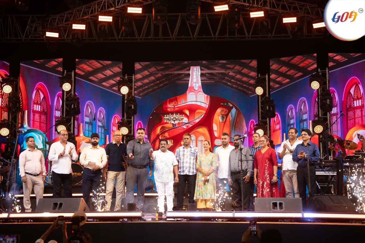 TourismGoa's tweet image. Day 1 of the Spirit of Goa Festival was an absolute blast! 🌟
The energy was infectious, the performances were spectacular, and the true Goan vibe was all around. 
.
.
#SpiritOfGoaFestival #GoaVibes #LiveMusic #FestivalMood #GoanCulture