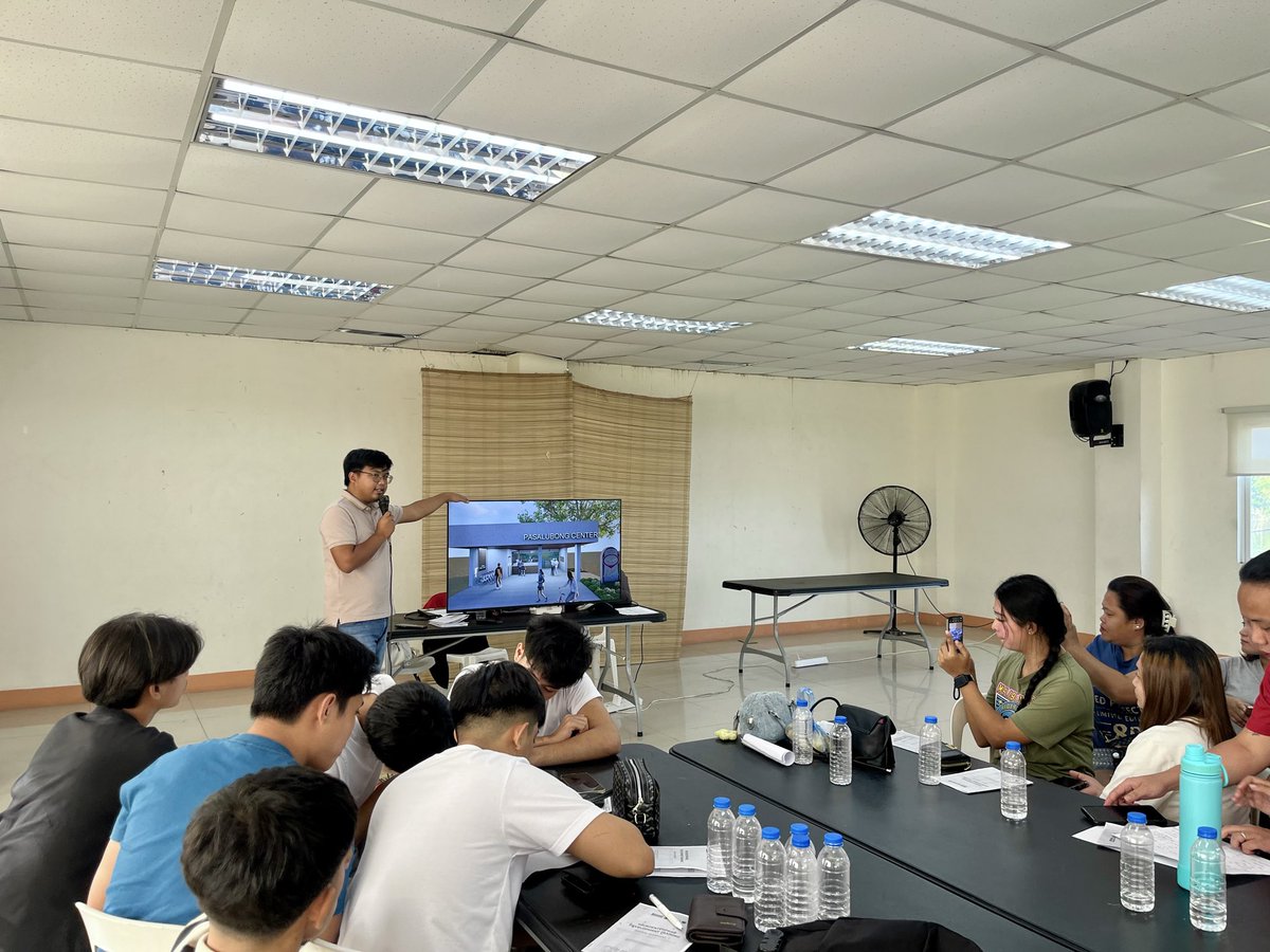 ArceeCon's tweet photo. Social Preparation, Organization and Leadership Training for Daluyan Souvenirs

Sa tulong nila DSWD Sec. @rex_gatchalian at Cong. Kenneth Gatchalian, mas papasiglahin natin ang youth participation sa tourism development and promotion ng Tagalag Fishing Village. https://t.co/9KBj1O8Ht5