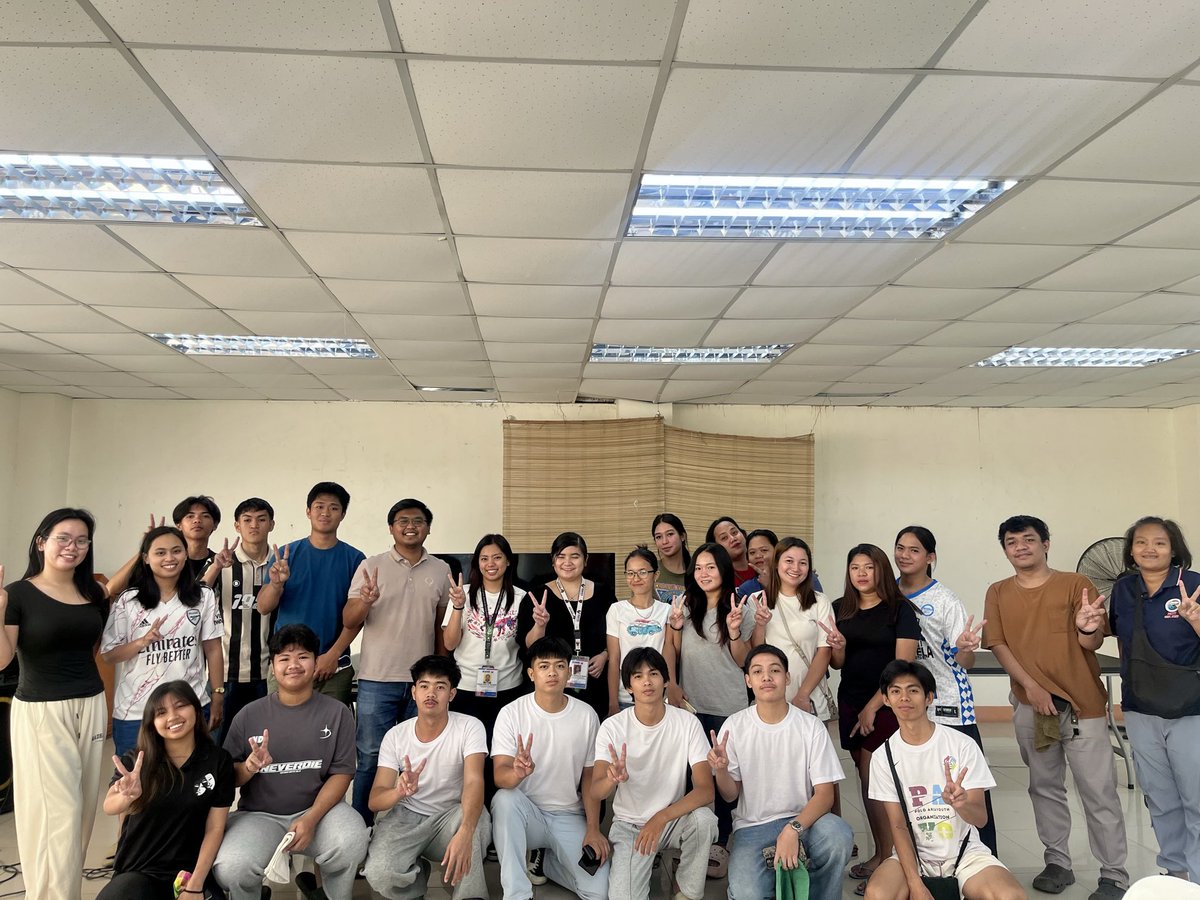 ArceeCon's tweet photo. Social Preparation, Organization and Leadership Training for Daluyan Souvenirs

Sa tulong nila DSWD Sec. @rex_gatchalian at Cong. Kenneth Gatchalian, mas papasiglahin natin ang youth participation sa tourism development and promotion ng Tagalag Fishing Village. https://t.co/9KBj1O8Ht5