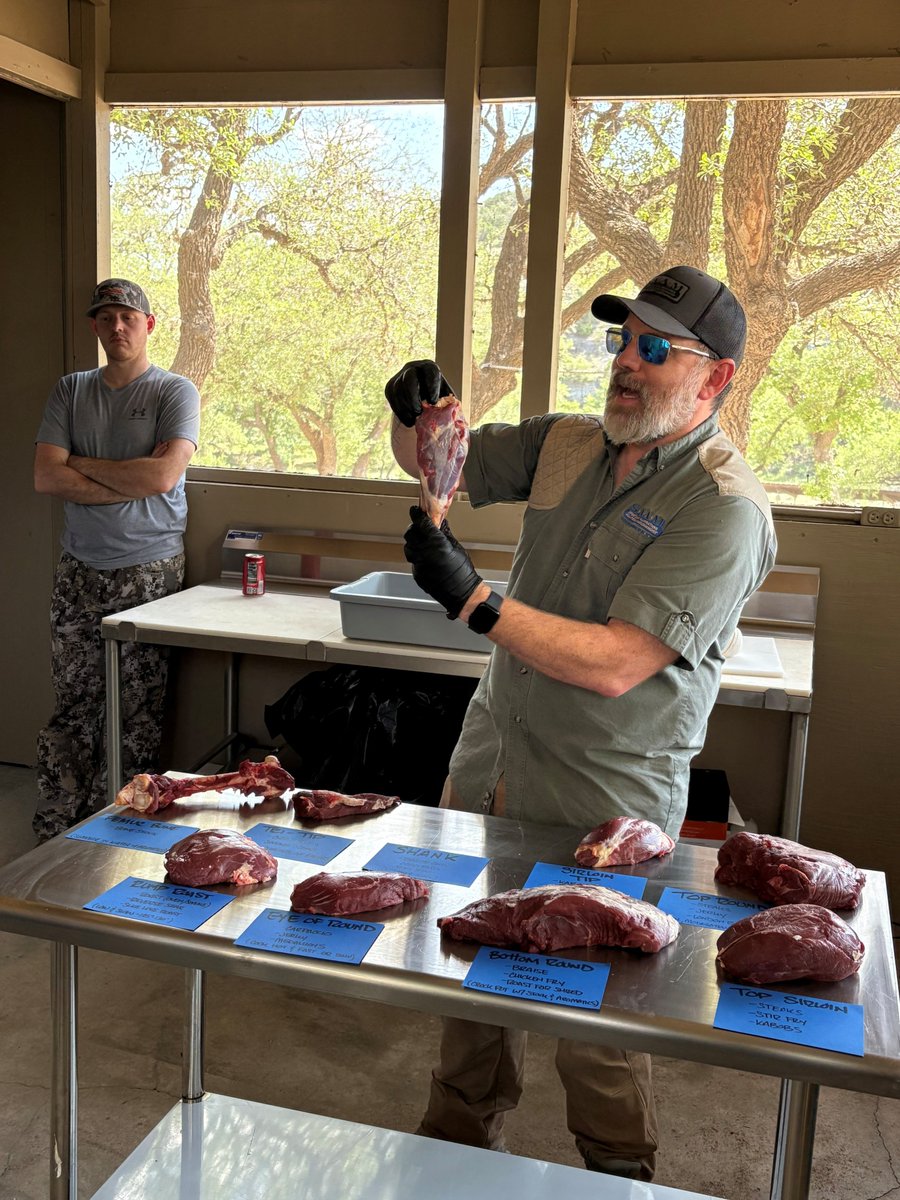 ftw_saam's tweet image. Day #3 Chef Josh explaining the many different cuts and how best used, students loved it!
#ftwranch
#SAAM
#Field to Fork