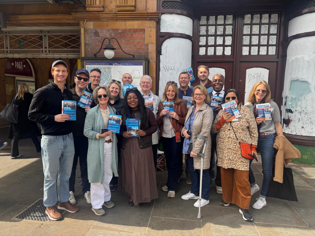 marcgoldfinger_'s tweet image. Great action day in @RBKC to support 3 excellent candidates in #EarlsCourt 
For May 7 local elections- make sure to vote for your @KCFConservative candidates:
✅ Andrea Dardi
✅ Esther Idoko
✅ Brian Stephens
Make sure to get out and vote this election!