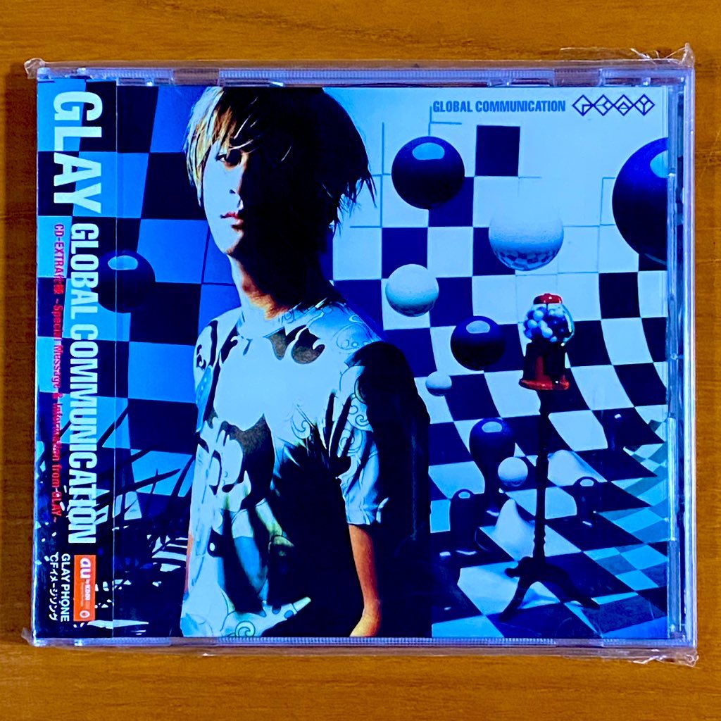 astromaniax26's tweet photo. 本日で発売から25年!!!
2001年4月25日 発売
【GLOBAL COMMUNICATION/GLAY】
告知ポスター(B1)とCD
オリコン最高1位
これから何かをスタートする
ときにピッタリな曲♪
4月発売で大正解の名曲!
#GLAY
#GLOBALCOMMUNICATION
#22ndシングル
#マキシシングル
#ポスターとCD https://t.co/lkoxKEgj2C
