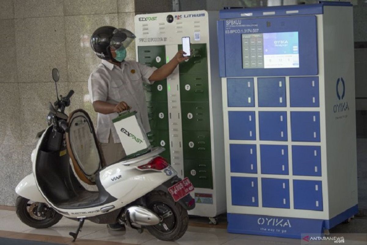 UrangGuccy's tweet photo. @Ikrom42594192 @Its_ereko Asia is trying to reduce dependence on fossil fuels. The opportunity to switch to electric vehicles will be a priority for future directions. https://t.co/q6QHREI9oX