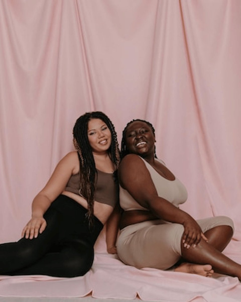 azmodaofficial's tweet image. What makes independent fashion stand out? Look beyond labels. The first glance reveals careful design, thoughtful materials, and a story in every stitch. Spotting it starts with trust in quality over noise. #Uniquefinds #smallbusinesses #FashionDiscovery #EmergingBrands