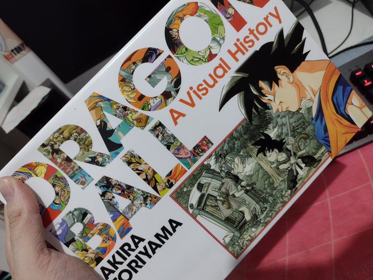 haveheartx's tweet photo. minha namorada me deu um artbook de dragon ball, é apenas o melhor presente que já recebi na vida https://t.co/akD85Ht55o