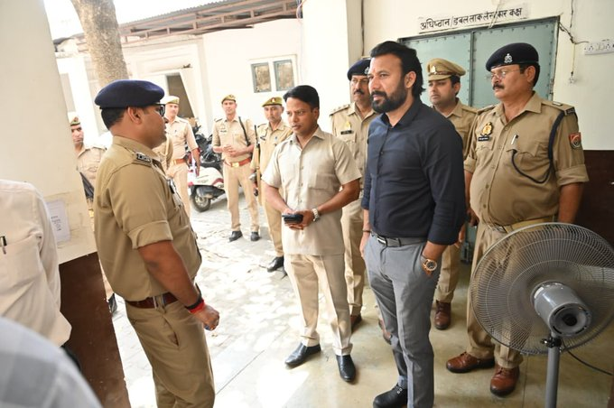 IndiaNewsUP_UK's tweet image. सहारनपुर : होमगार्ड भर्ती परीक्षा को लेकर अलर्ट, डीएम, एसएसपी ने किया निरीक्षण  #Saharanpur #HomeGuardExam #UttarPradesh
@SaharanpurDm
@saharanpurpol