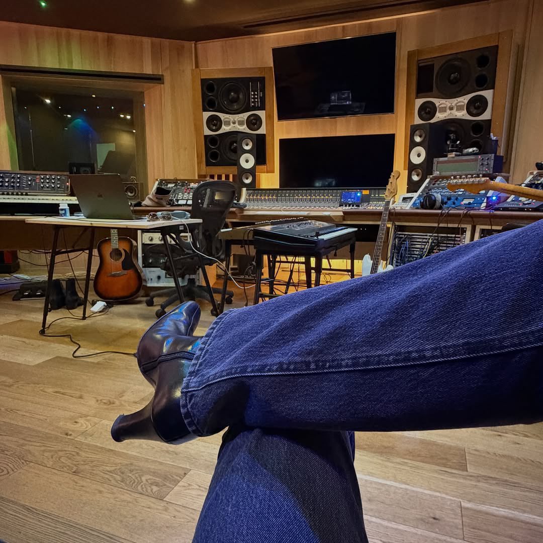 Dua Lipa Italia tweet media