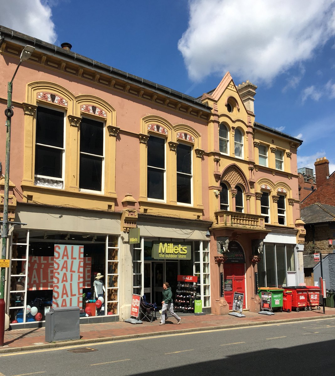 RTWCS's tweet image. William Barnsley Hughes designed the Friendly Societies Hall as already mentioned. Of his landmark buildings in the #TunbridgeWells area only the stables at Salomons House in Southborough is currently listed. A certain case of underlisting, surely?