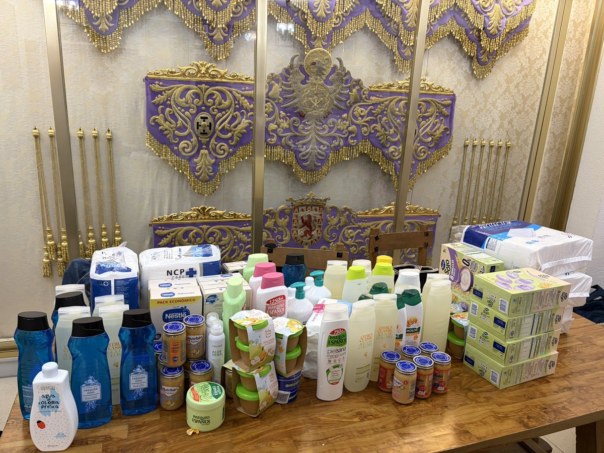 misericordia_co's tweet photo. 📣#Actualidad • Obra Social

Esta mañana, se han entregado los productos de aseo personal, recogidos por los jóvenes, a la primera Carreta Solidaria organizada por jóvenes de la Hermandad del Rocío de Córdoba.

¡Gracias por la colaboración!

@hdadrociocordob

#HdadMisericordia https://t.co/IPih4Mi91G